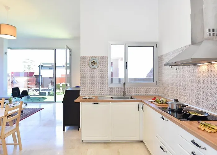 Eagle 8 By Villagrancanaria Willa